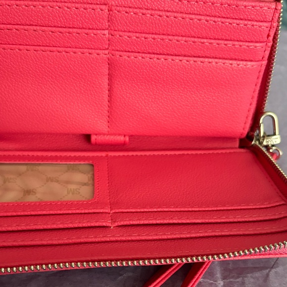 Steve Madden Vibrant Pink Wallet/Wristlet - Picture 6 of 8